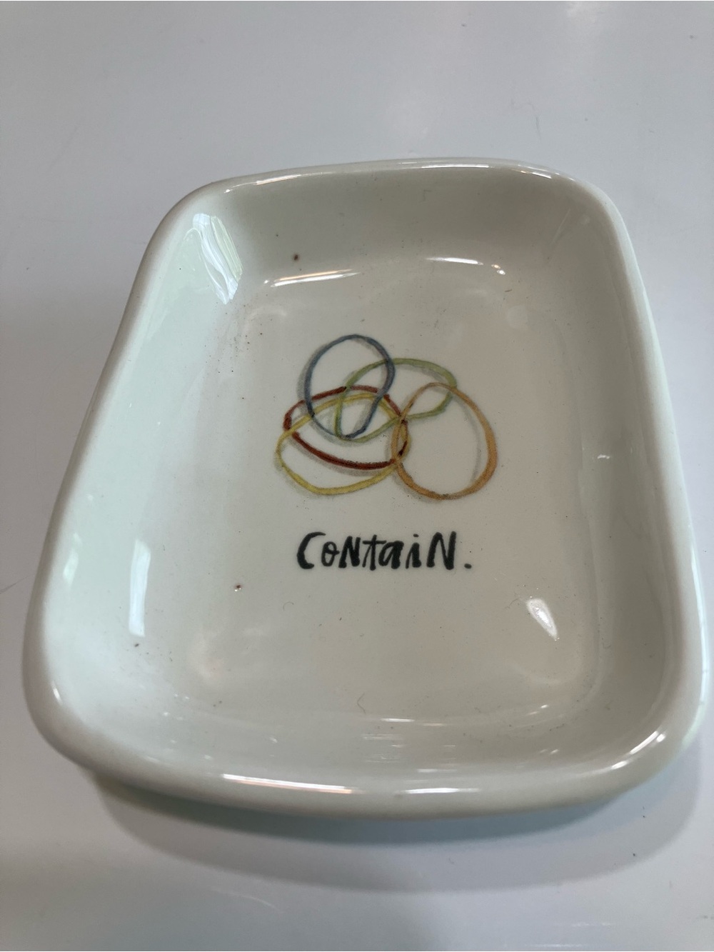 Rae Dunn Magenta Artisan Collection Contain Trinket Rubber band Tray Dish